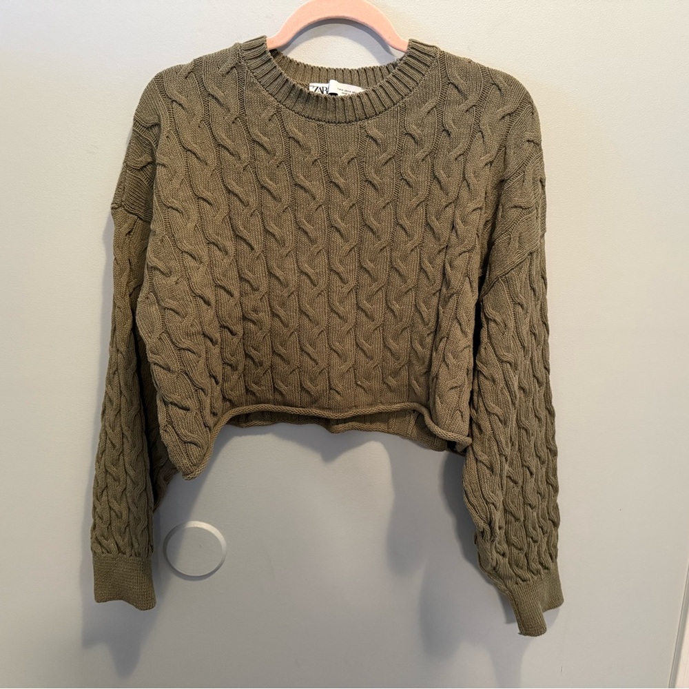 Zara Cable Knit Cropped Sweater Medium